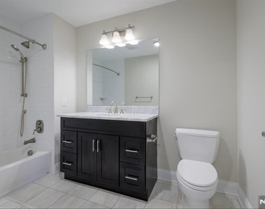 2-48 Grove - Photo Thumbnail 5