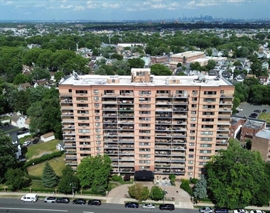 60 Parkway - Photo Thumbnail 27