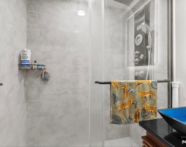 60 Parkway - Photo Thumbnail 21