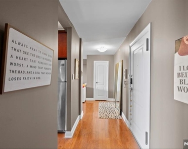 60 Parkway - Photo Thumbnail 3