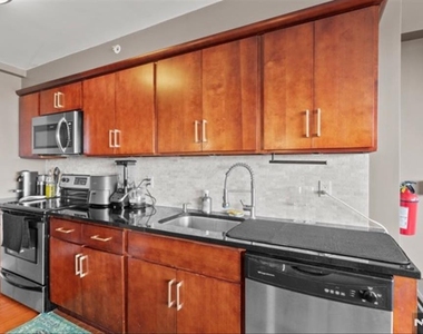 60 Parkway - Photo Thumbnail 10