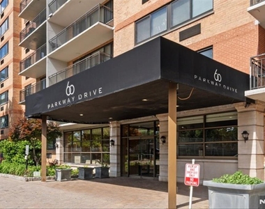 60 Parkway - Photo Thumbnail 1