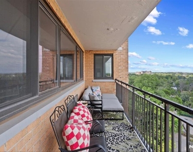 60 Parkway - Photo Thumbnail 20