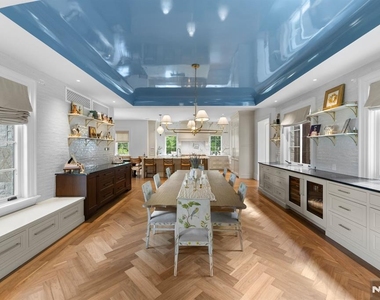 548 W Sylvan - Photo Thumbnail 9