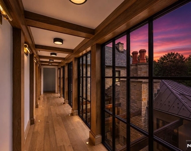 548 W Sylvan - Photo Thumbnail 22