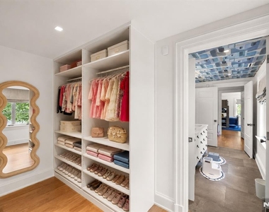 548 W Sylvan - Photo Thumbnail 27