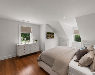 548 W Sylvan - Photo Thumbnail 30