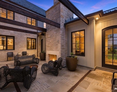 548 W Sylvan - Photo Thumbnail 4