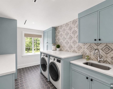 548 W Sylvan - Photo Thumbnail 33