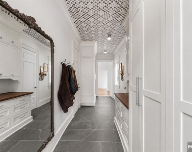 548 W Sylvan - Photo Thumbnail 21