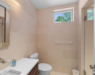 548 W Sylvan - Photo Thumbnail 38