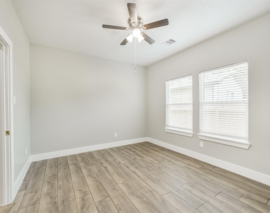 1016 Rachel B Scott Street - Photo Thumbnail 28
