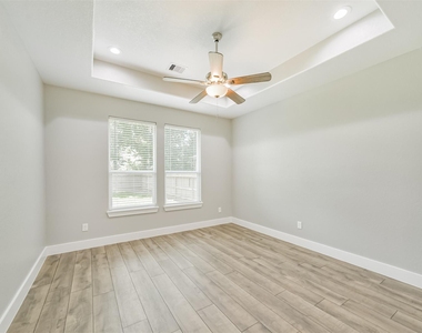 1016 Rachel B Scott Street - Photo Thumbnail 18