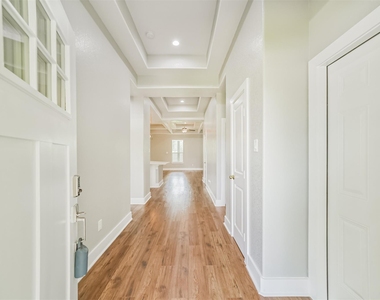 1016 Rachel B Scott Street - Photo Thumbnail 3
