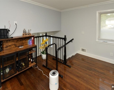 154 Middlesex - Photo Thumbnail 8