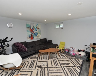 154 Middlesex - Photo Thumbnail 16