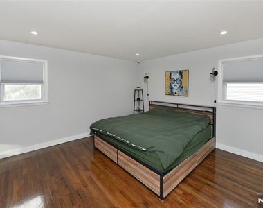 154 Middlesex - Photo Thumbnail 20
