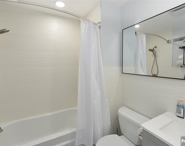 154 Middlesex - Photo Thumbnail 19