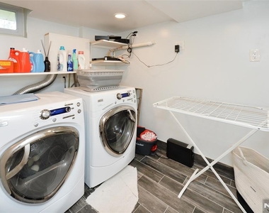 154 Middlesex - Photo Thumbnail 28
