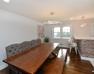 154 Middlesex - Photo Thumbnail 4