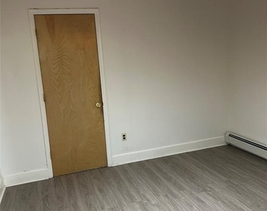 139 Johnston - Photo Thumbnail 1