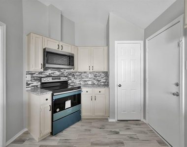 2306 Piddler Drive - Photo Thumbnail 9