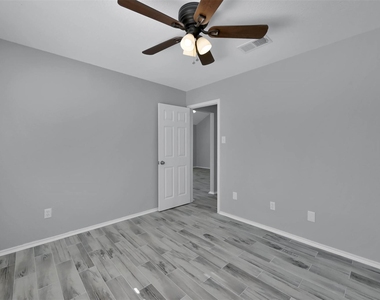 2306 Piddler Drive - Photo Thumbnail 30