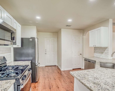 18747 Dennington Drive - Photo Thumbnail 5