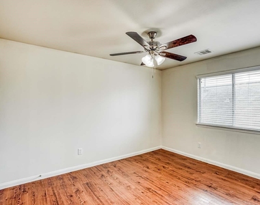18747 Dennington Drive - Photo Thumbnail 10