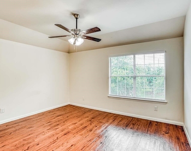 18747 Dennington Drive - Photo Thumbnail 6