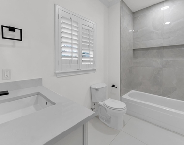 30 E Wedgemere Circle - Photo Thumbnail 8