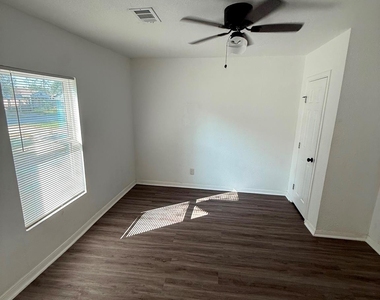 1417 Sheryl Street - Photo Thumbnail 7