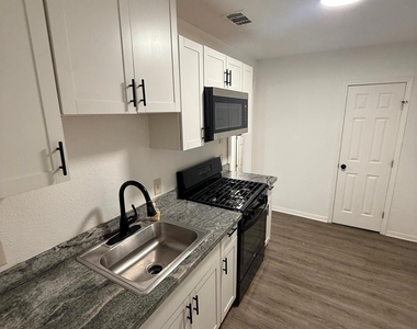 1417 Sheryl Street - Photo Thumbnail 2