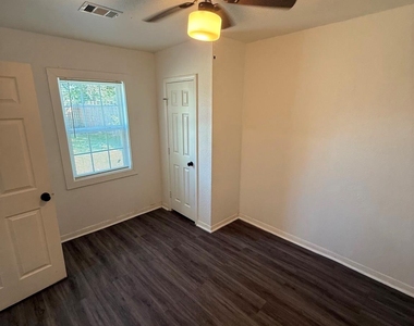 1417 Sheryl Street - Photo Thumbnail 4