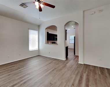 10016 Sterling Place Drive - Photo Thumbnail 4