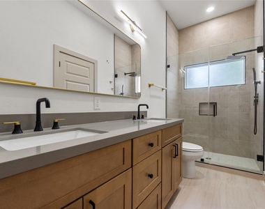 4214 Clover Street - Photo Thumbnail 25