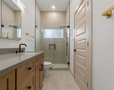 4214 Clover Street - Photo Thumbnail 22