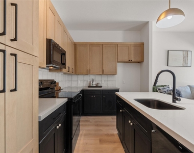 4214 Clover Street - Photo Thumbnail 11