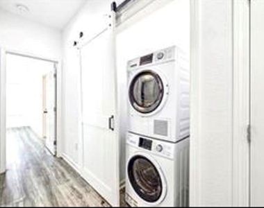 310 Connecticut Street - Photo Thumbnail 4