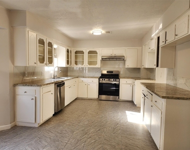 8531 Hiawatha Drive - Photo Thumbnail 5