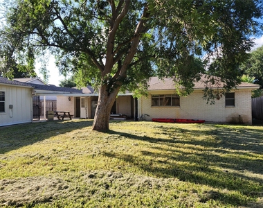 8531 Hiawatha Drive - Photo Thumbnail 23