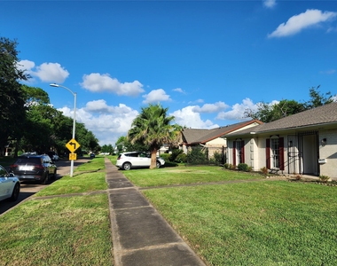 8531 Hiawatha Drive - Photo Thumbnail 1