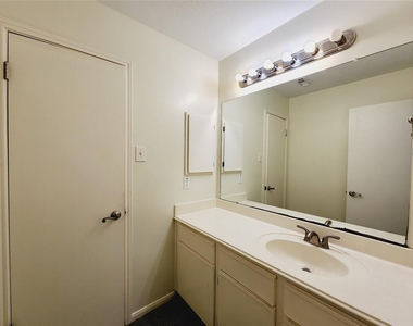 3115 Astor Court - Photo Thumbnail 15