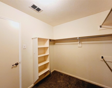 3115 Astor Court - Photo Thumbnail 27