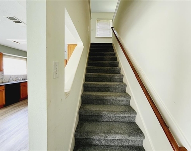 3115 Astor Court - Photo Thumbnail 11
