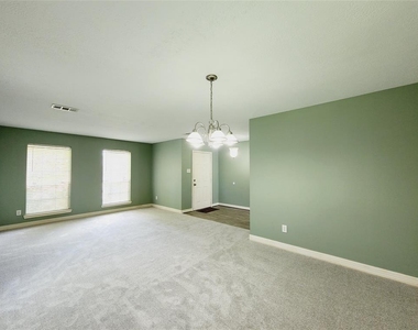 3115 Astor Court - Photo Thumbnail 5