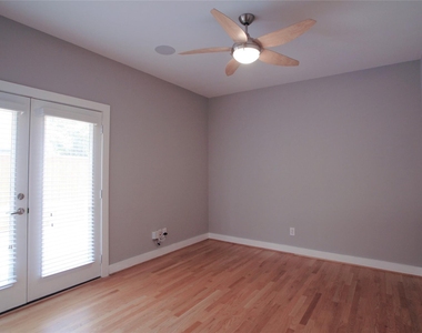 4701 Caroline Street - Photo Thumbnail 28