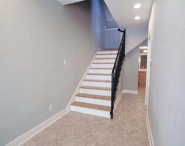 4701 Caroline Street - Photo Thumbnail 2