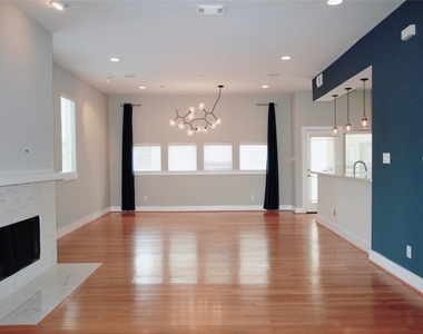 4701 Caroline Street - Photo Thumbnail 5