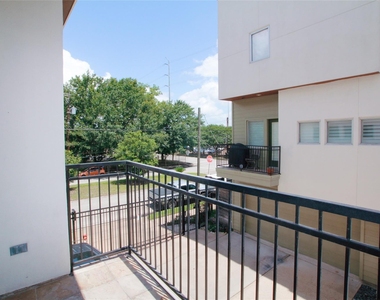 4701 Caroline Street - Photo Thumbnail 13